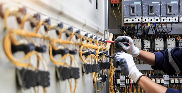Professional Electrician technician working in Glencoe, MN